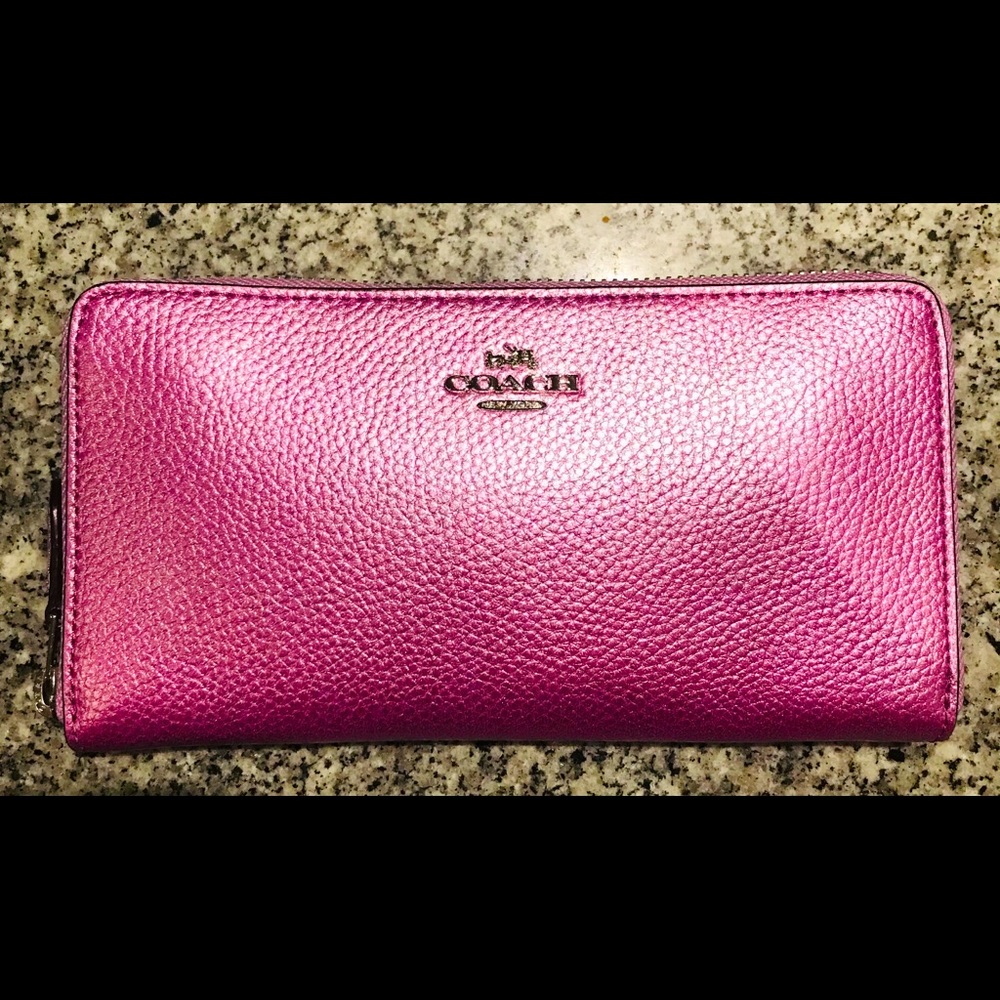 Authentic Brand New Coach Zip Wallet
